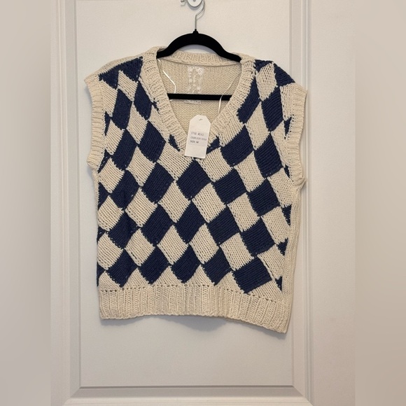 Sadie & Sage Sweaters - Sadie &Sage White Lace Knit Top